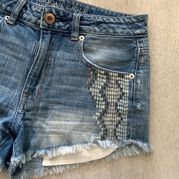 American Eagle Hi-Rise Festival Cutoff Jean‎ Shorts size 2 - Picture 2 of 10